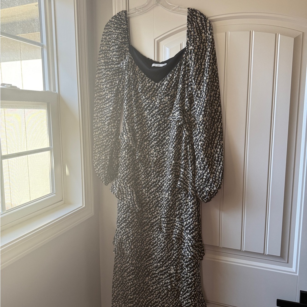 Elegant Black and White Patterned Dress
